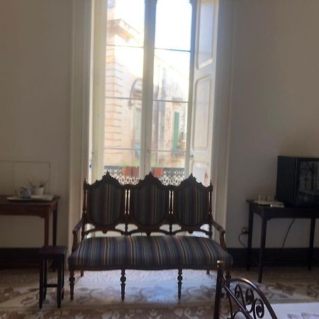 Palazzo Bernardini Suites Lecce Bagian luar foto