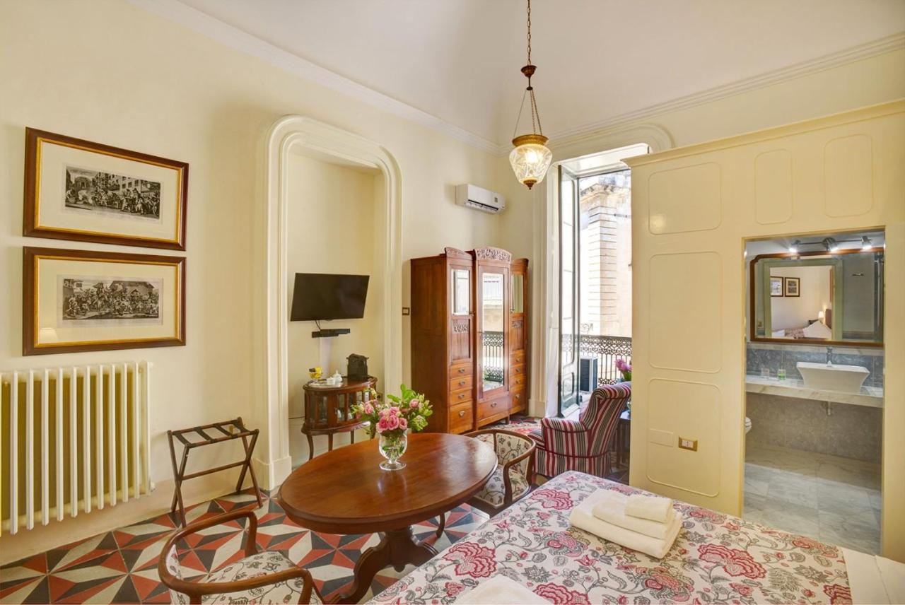 Palazzo Bernardini Suites Lecce Bagian luar foto