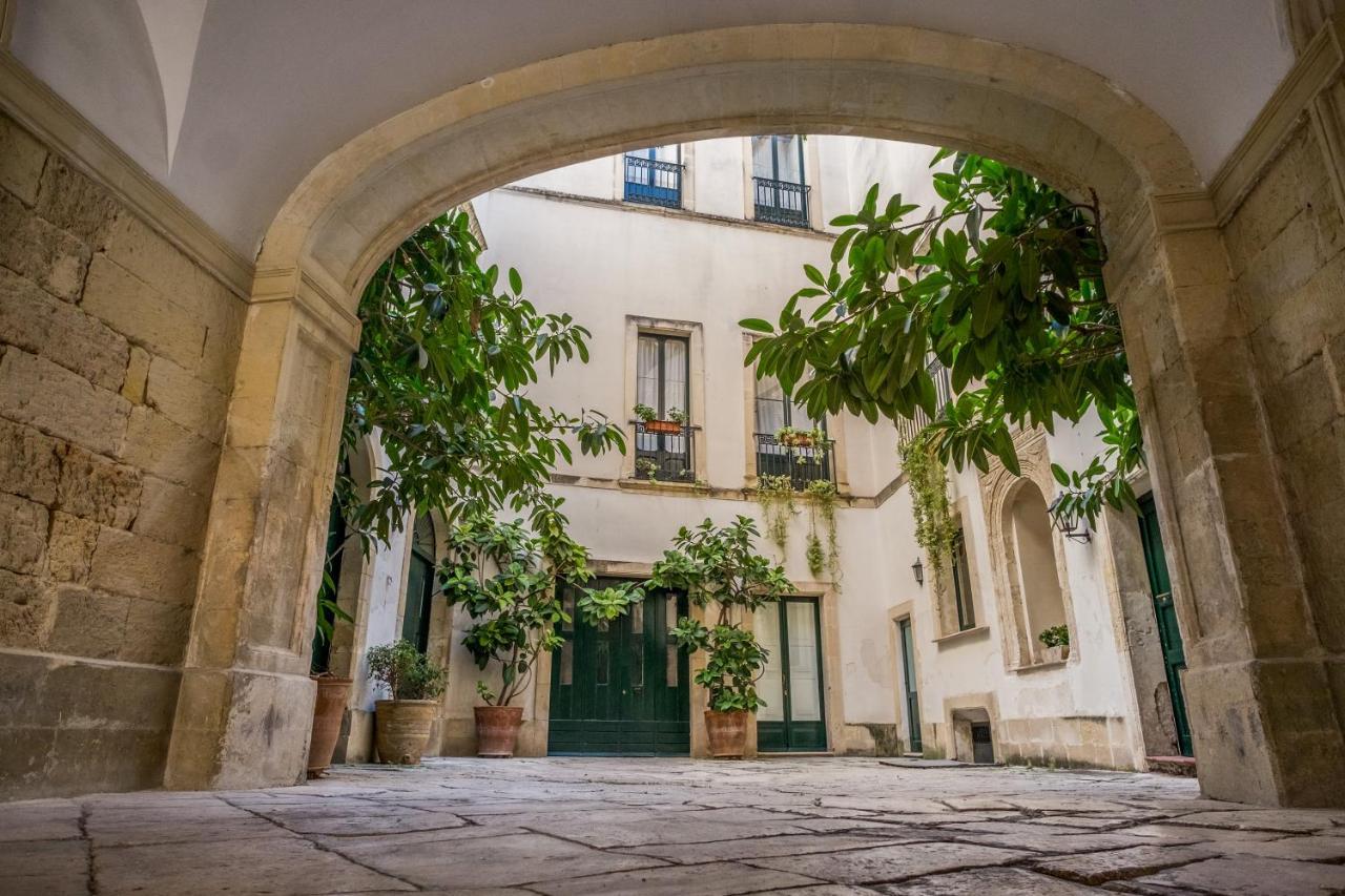 Palazzo Bernardini Suites Lecce Bagian luar foto