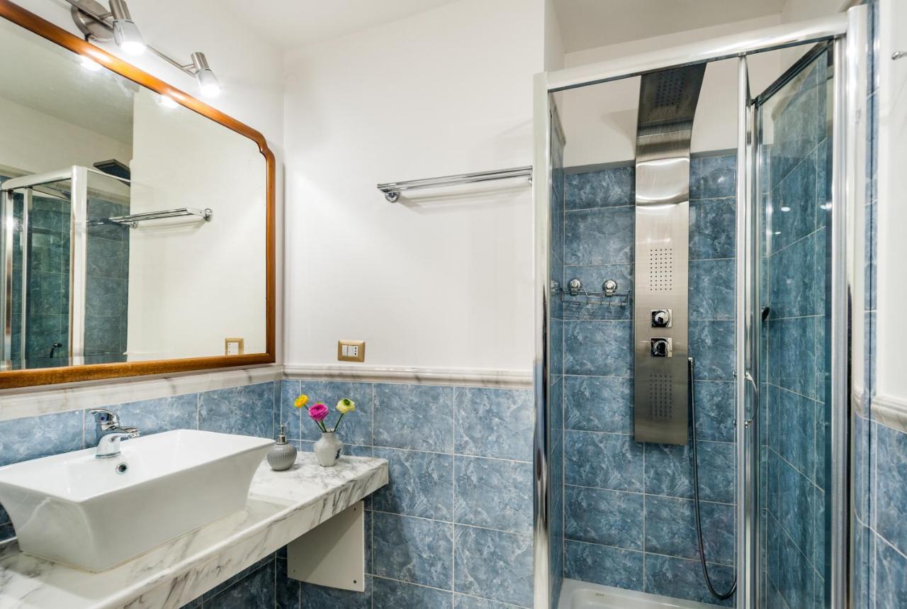 Palazzo Bernardini Suites Lecce Bagian luar foto
