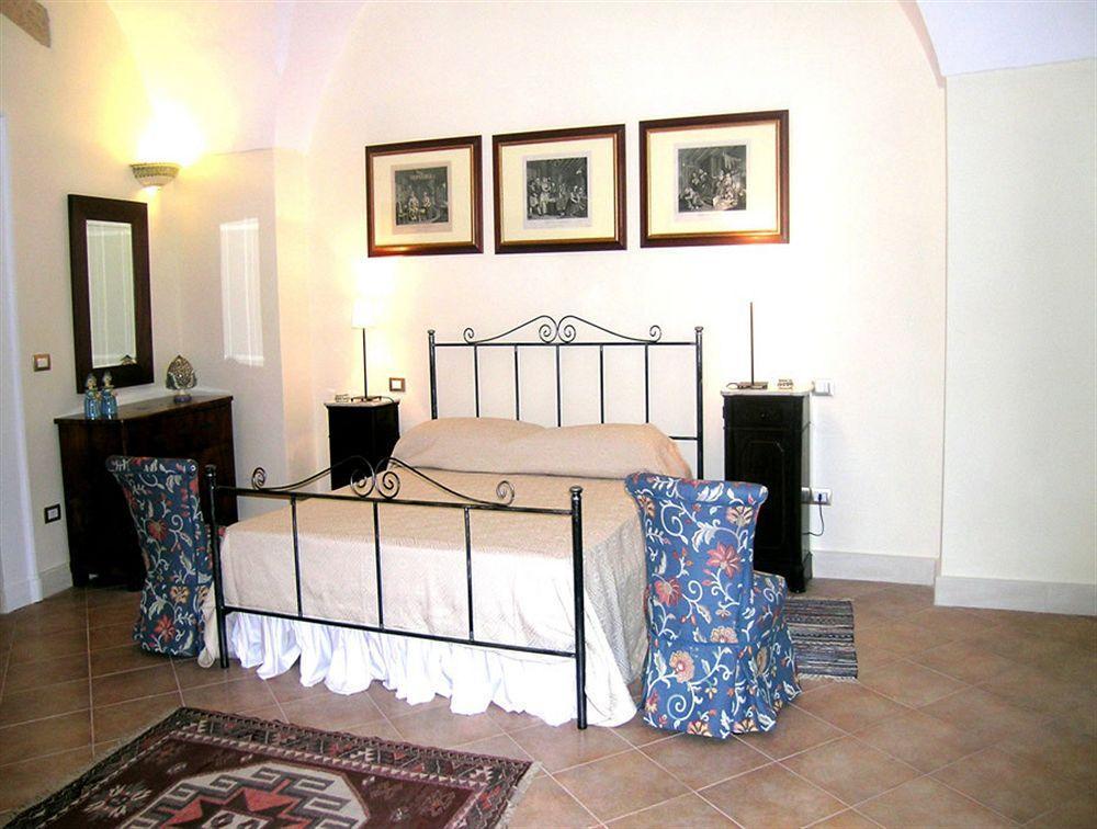 Palazzo Bernardini Suites Lecce Bagian luar foto