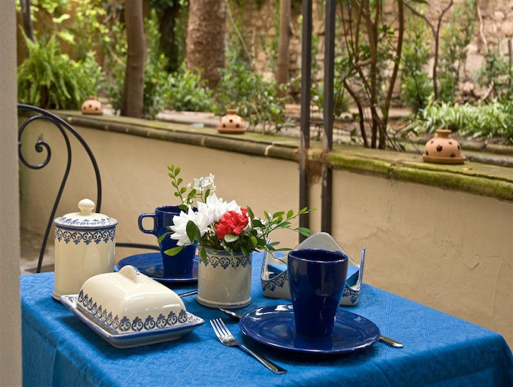 Palazzo Bernardini Suites Lecce Bagian luar foto