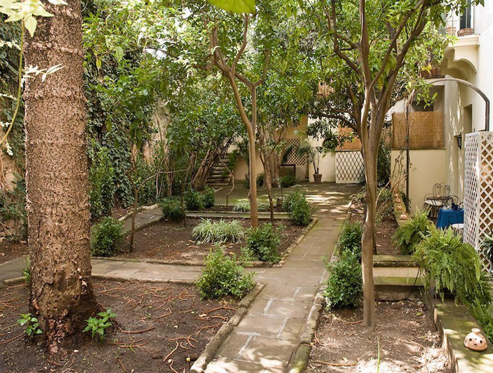 Palazzo Bernardini Suites Lecce Bagian luar foto
