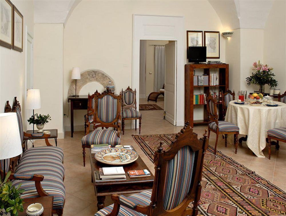 Palazzo Bernardini Suites Lecce Bagian luar foto
