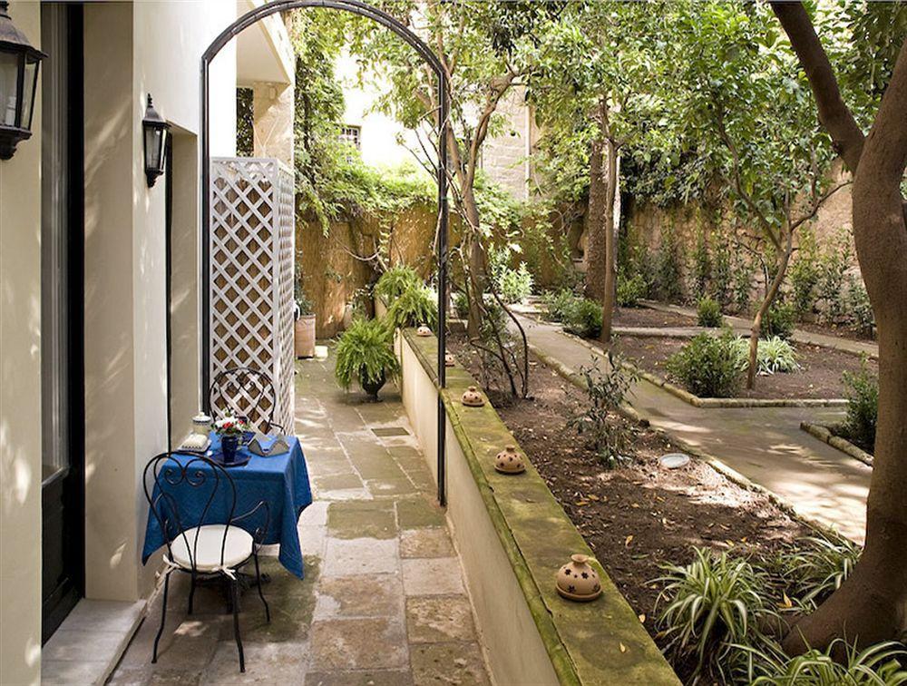 Palazzo Bernardini Suites Lecce Bagian luar foto