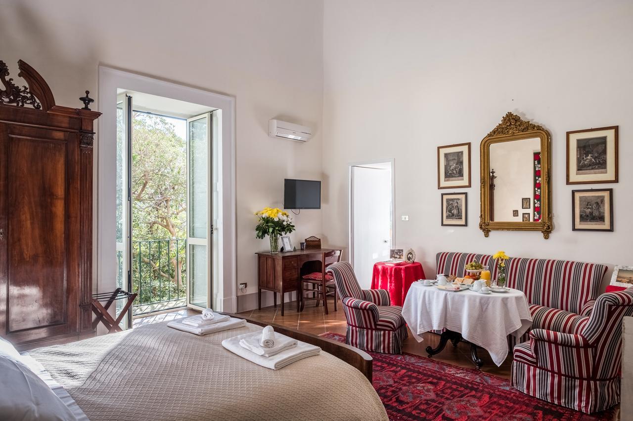 Palazzo Bernardini Suites Lecce Bagian luar foto