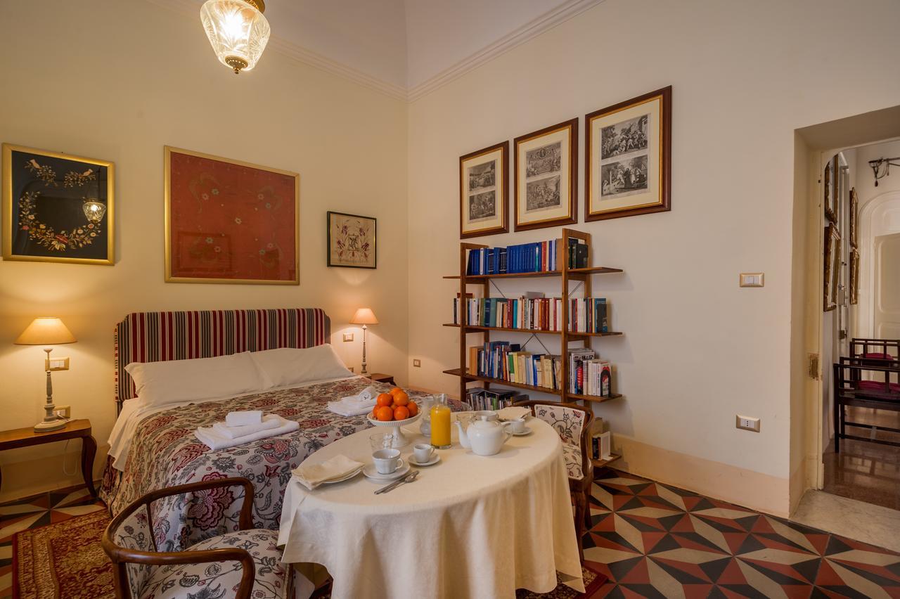 Palazzo Bernardini Suites Lecce Bagian luar foto