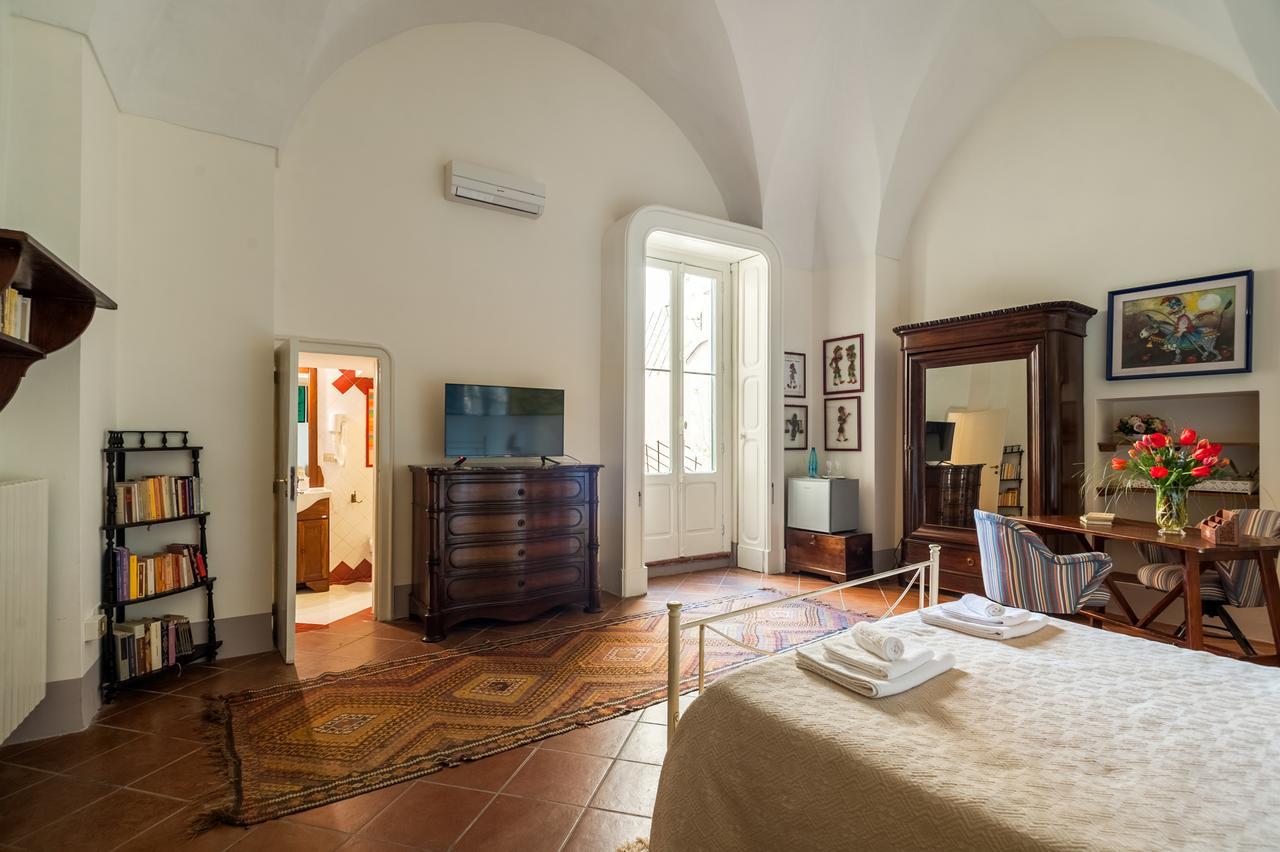 Palazzo Bernardini Suites Lecce Bagian luar foto