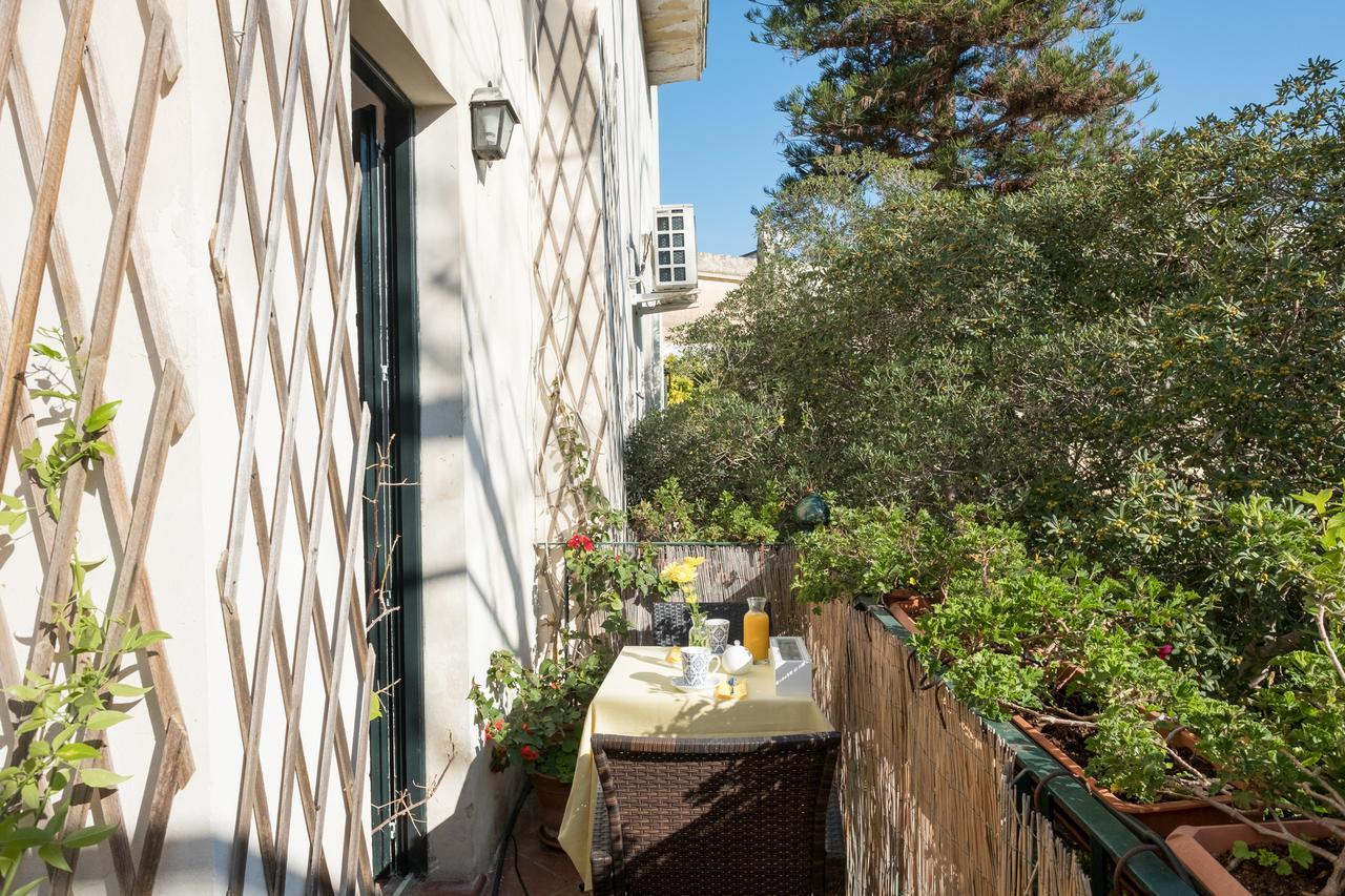 Palazzo Bernardini Suites Lecce Bagian luar foto