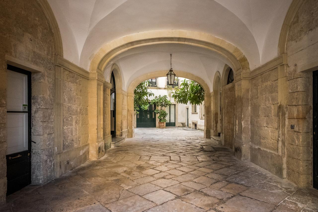 Palazzo Bernardini Suites Lecce Bagian luar foto